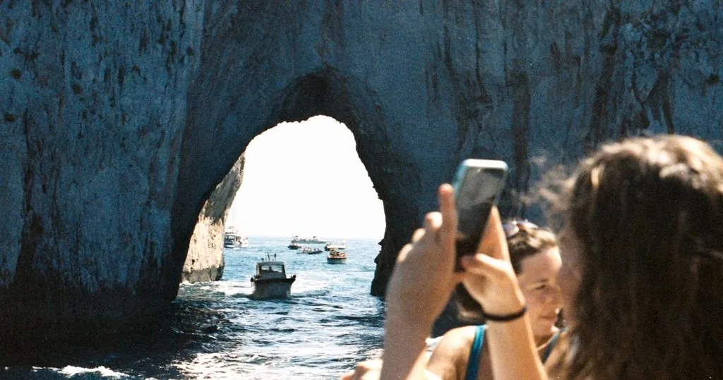 Gita di un giorno a Capri in barca con tappe alle grotte